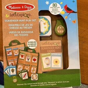 Melissa & Doug Let's Explore Scavenger Hunt Play Set - Green and Brown